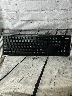 Logitech K270 Wireless Computer Keyboard Black EUC Work Office Accessories